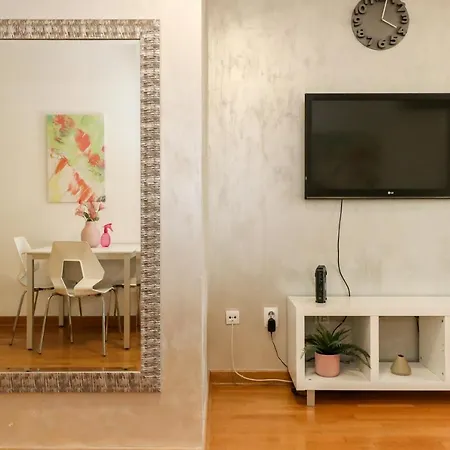 New Lavina, Parking 5 Evra Dan Apartament *