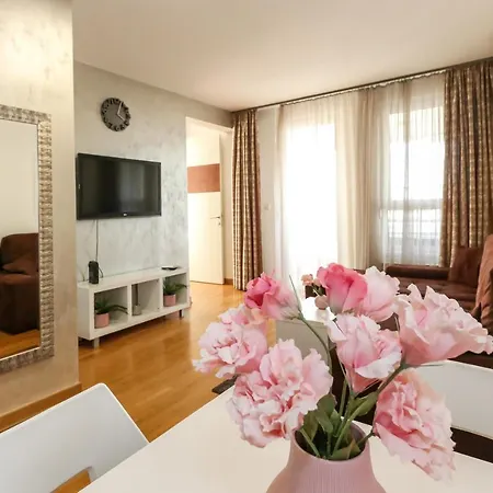 Apartament New Lavina, Parking 5 Evra Dan Belgrad