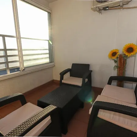 New Lavina, Parking 5 Evra Dan Apartament *