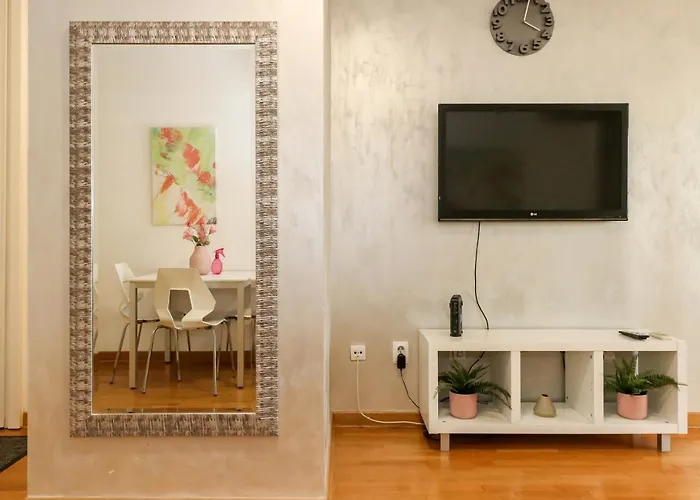 New Lavina, Parking 5 Evra Dan 아파트 *