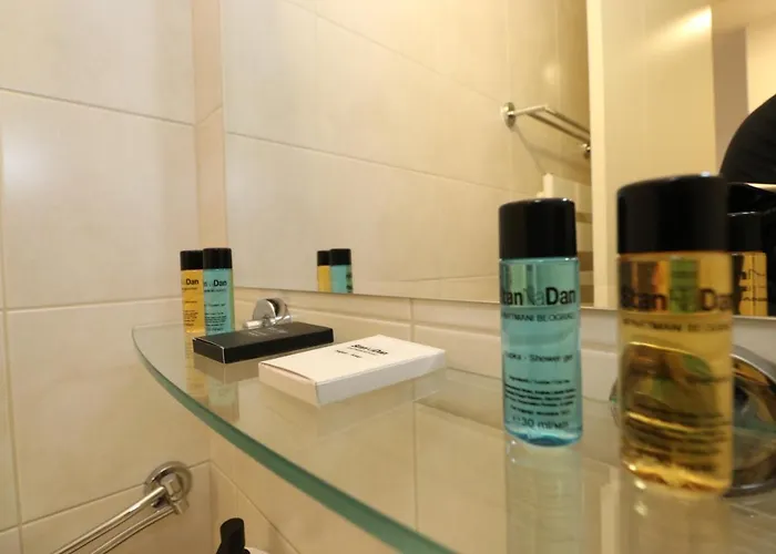 New Lavina, Parking 5 Evra Dan