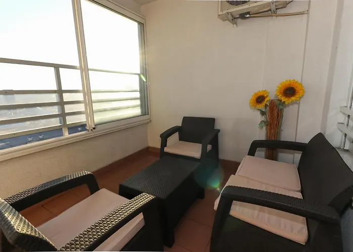 New Lavina, Parking 5 Evra Dan 아파트 *